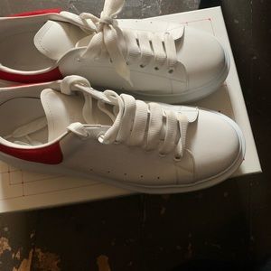 Worn twice still in very good condition comes with box size 44E US 11.5